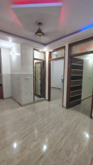 Room in 2 BHK Builder Floor at Dwarka Mor – for Rent