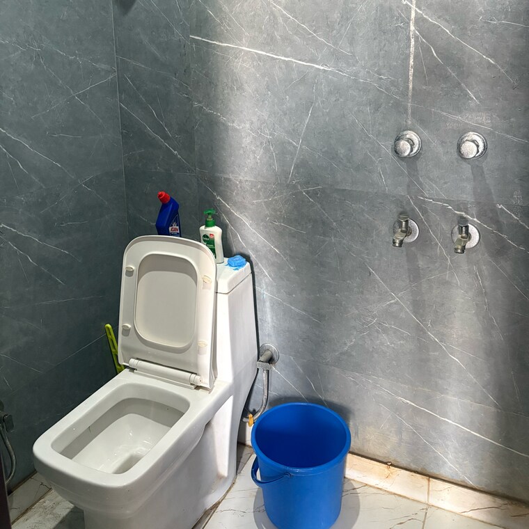Bathroom, bagdola 2 Bedroom 70 Sq.Yd. Builder Floor In Bagdola Delhi 9464784