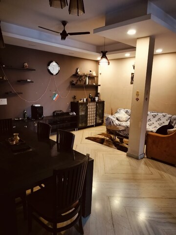 Team Area in 3 BHK Builder Floor at Sector 23 – for Rent