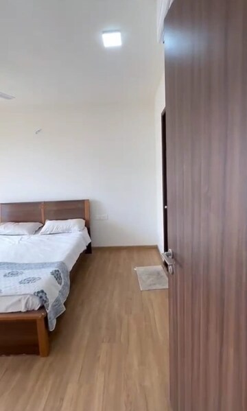 Bedroom in 3 BHK Apartment at Indiabulls One Indiabulls, Pokhran Road No Two – for Rent