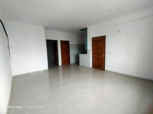 Room in 4 BHK Independent House at Wave City, Wave City – for Rent