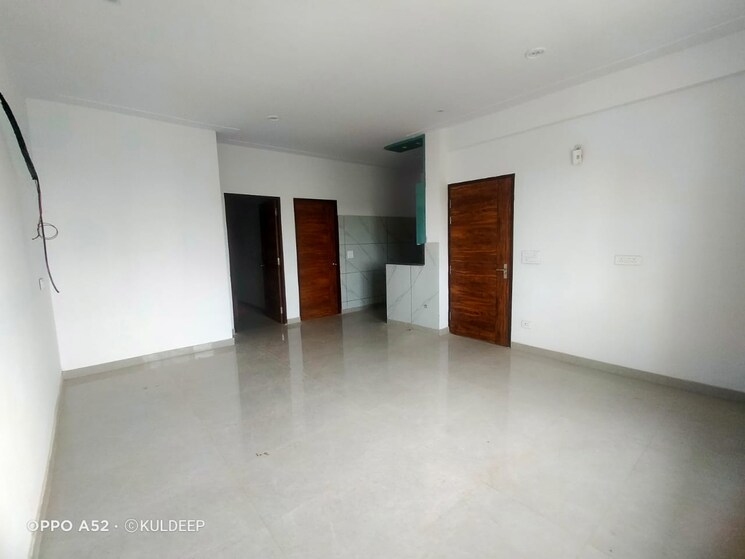 Room, wave-city 4 Bedroom 125 Sq.Yd. Independent House In Wave City Ghaziabad 9464769