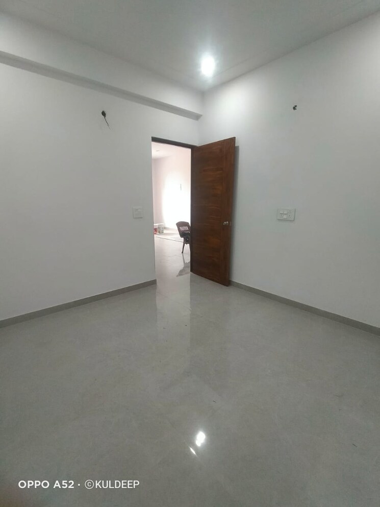 Room, wave-city 4 Bedroom 125 Sq.Yd. Independent House In Wave City Ghaziabad 9464769