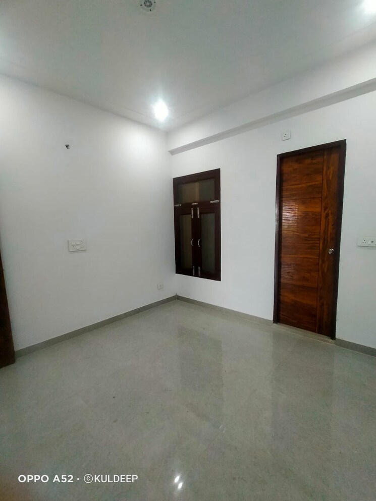 Room, wave-city 4 Bedroom 125 Sq.Yd. Independent House In Wave City Ghaziabad 9464769