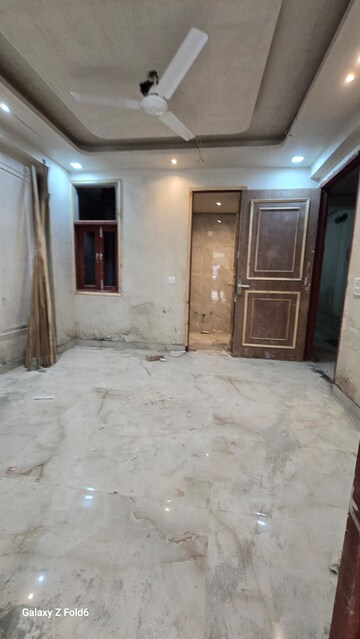 Furnished Amenities in 1 BHK Builder Floor at Chattarpur – for Rent