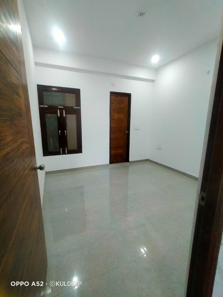 Room, wave-city 4 Bedroom 125 Sq.Yd. Independent House In Wave City Ghaziabad 9464769