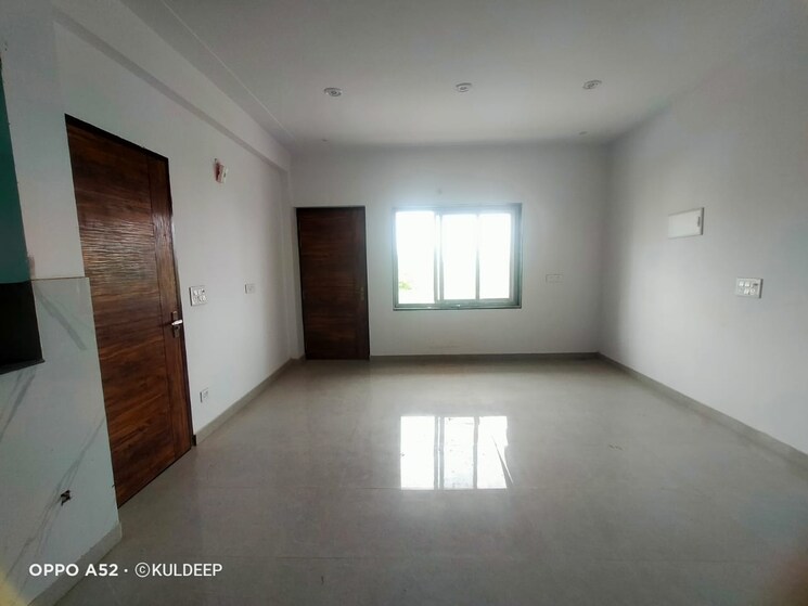 Room, wave-city 4 Bedroom 125 Sq.Yd. Independent House In Wave City Ghaziabad 9464769