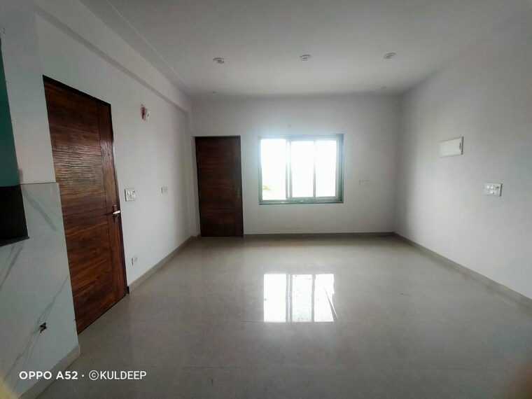 Room, wave-city 4 Bedroom 125 Sq.Yd. Independent House In Wave City Ghaziabad 9464769