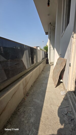 Balcony in 1 BHK Builder Floor at Chattarpur – for Rent