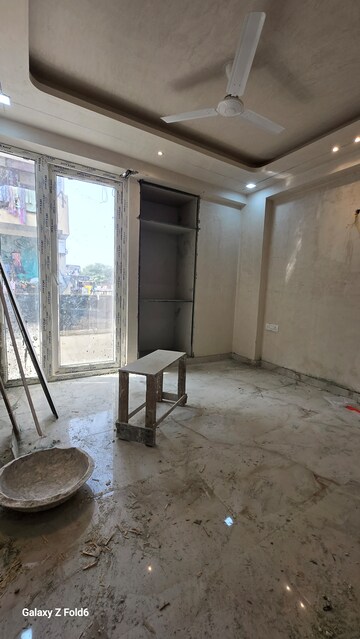 Furnished Amenities in 1 BHK Builder Floor at Chattarpur – for Rent