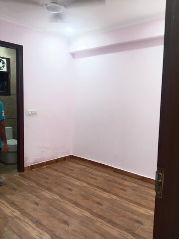 Room in 2 BHK Builder Floor at Sultanpur – for Rent