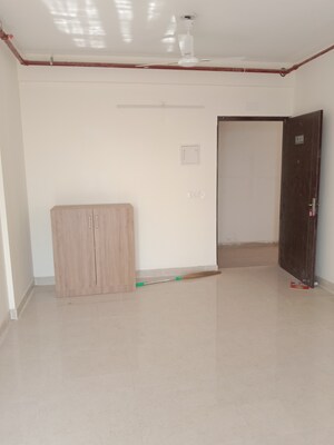 Room in 2 BHK Apartment at Signature Global Prime, Sector 63a – for Rent