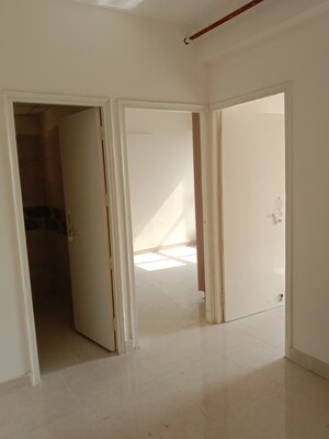 Room in 2 BHK Apartment at Signature Global Prime, Sector 63a – for Rent