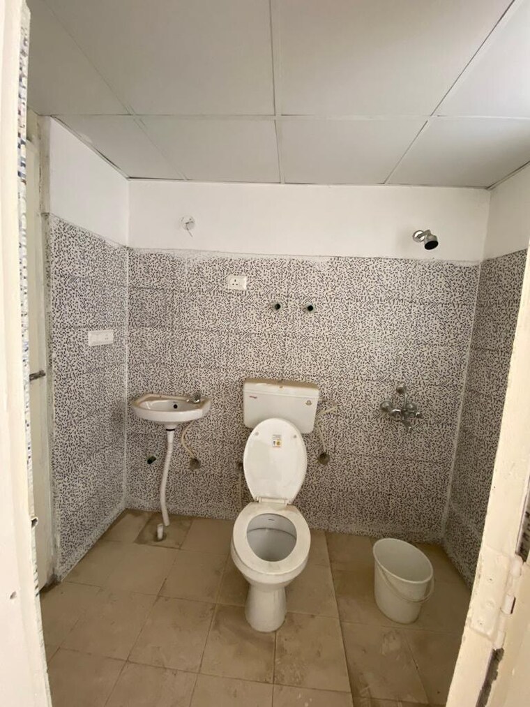 Bathroom, breez-global-heights 2 Bedroom 610 Sq.Ft. Apartment In Sohna Sector 33 Gurgaon 9464916