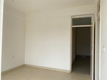 Room in 2 BHK Apartment at Breez Global Heights, Sohna Sector 33 – for Sale