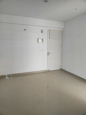 Room in 1 BHK Apartment at Breez Global Heights, Sohna Sector 33 – for Sale