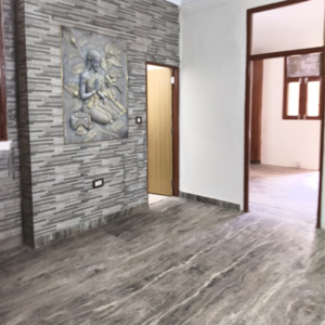 Room in 2 BHK Builder Floor at Shakti Khand Iii – for Rent