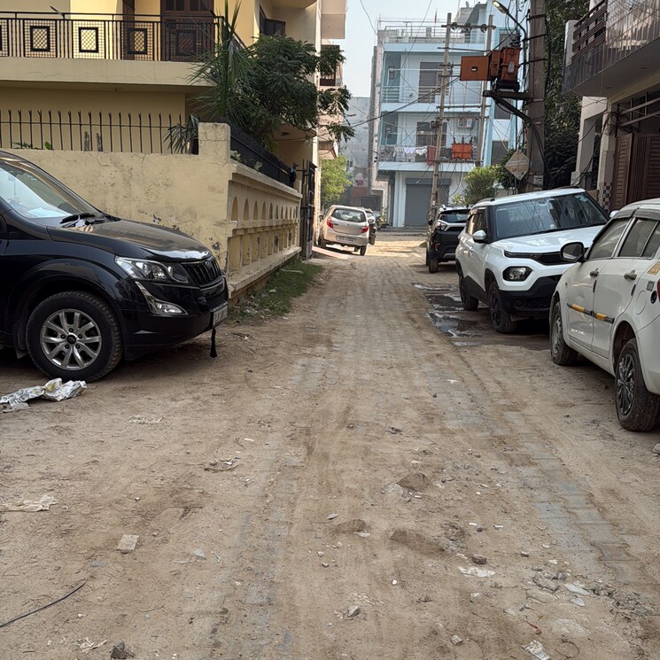  Parking, new-palam-vihar-3  75 Sq.Yd. Plot In Choma Gurgaon 9464981