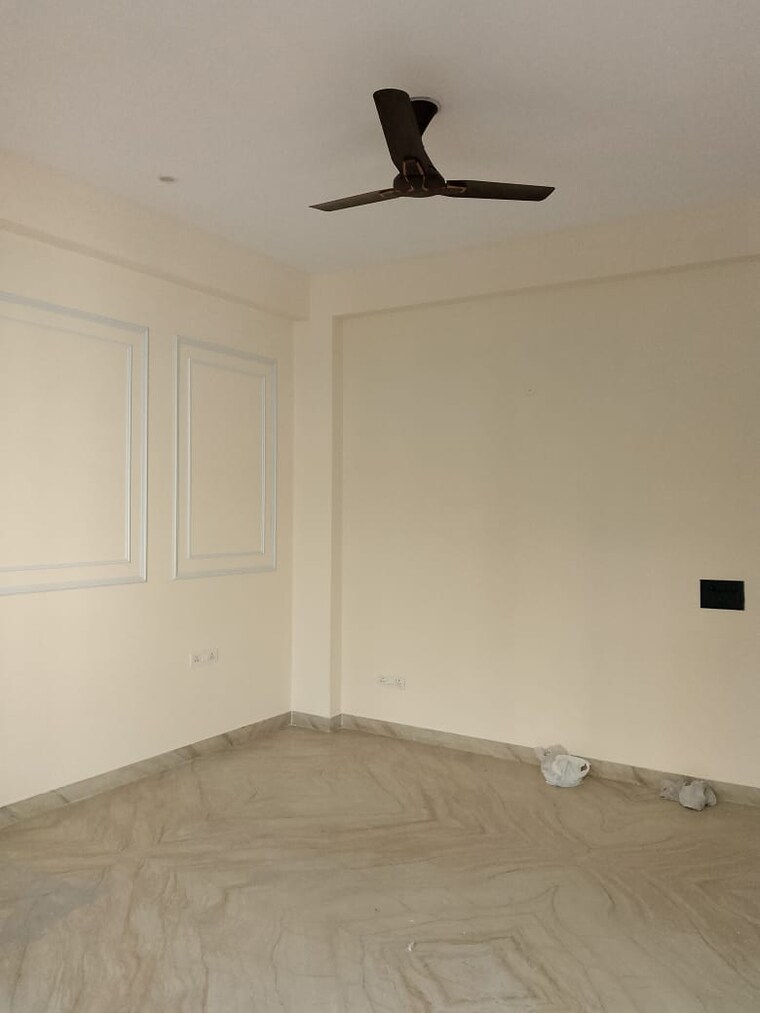 Room, sector 57 2.5 Bedroom 1200 Sq.Ft. Builder Floor In Sector 57 Gurgaon 9465007