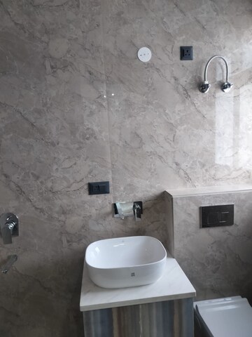 Bathroom in 2.5 BHK Builder Floor at Sector 57 – for Rent