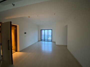 Room in 3 BHK Apartment at Lodha Vista, Lower Parel – for Sale