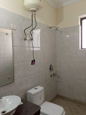 Bathroom in 2.5 BHK Builder Floor at Sector 57 – for Rent