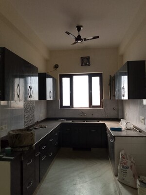 Kitchen in 2.5 BHK Builder Floor at Sector 57 – for Rent