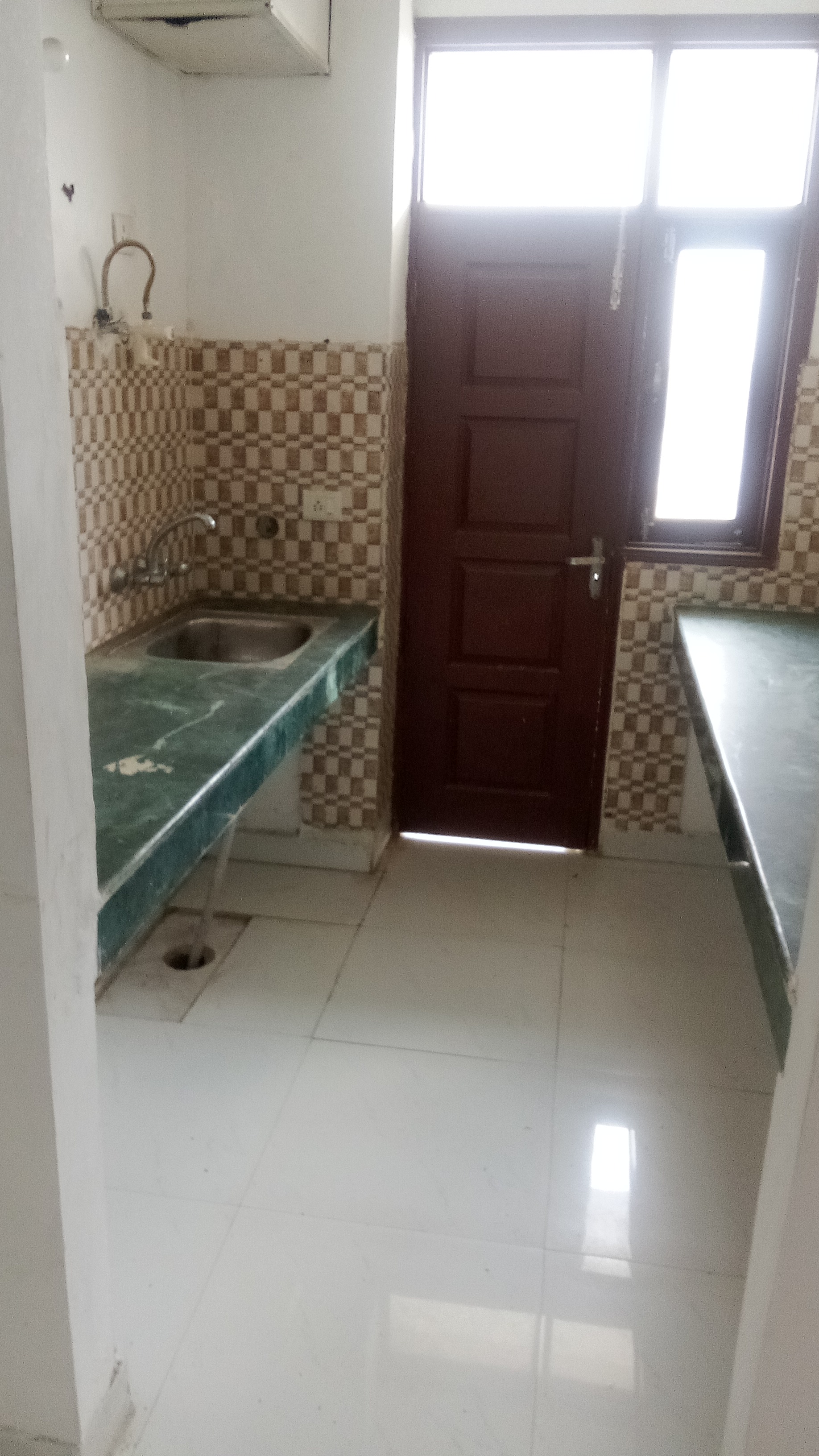 2 BHK 1350 Sq.Ft. Apartment in Parker White Lily