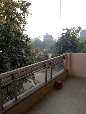 Balcony in 3 BHK Builder Floor at Sector 52 – for Rent