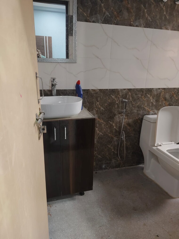 Bathroom, sector 52 3 Bedroom 2100 Sq.Ft. Builder Floor In Sector 52 Gurgaon 9465077