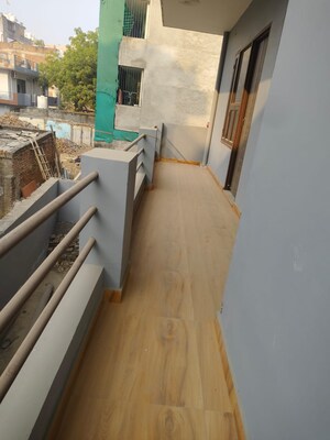 Balcony in 3 BHK Builder Floor at Sector 52 – for Rent