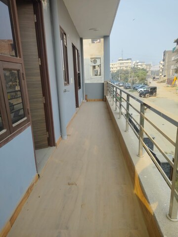 Balcony in 3 BHK Builder Floor at Sector 52 – for Rent