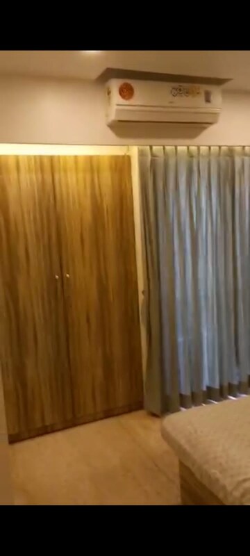 Master Bedroom in 2 BHK Apartment at Venus Towers Andheri West, Andheri West – for Rent