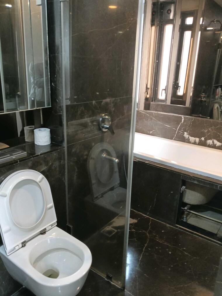 Bathroom, lodha-the-park 3 Bedroom 1360 Sq.Ft. Apartment In Worli Mumbai 9465089