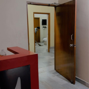 Room in 6+ BHK Independent House at Gomti Nagar – for Rent