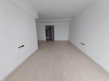 Room in 3 BHK Apartment at Lodha Parkside, Worli – for Sale