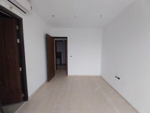 Room in 3 BHK Apartment at Lodha Parkside, Worli – for Sale