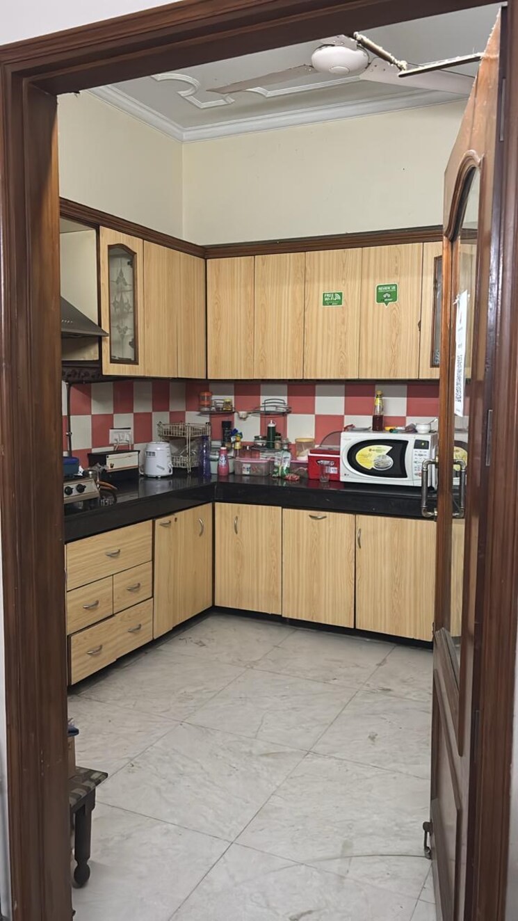 Kitchen, boutique-residential-apartment 3 Bedroom 300 Sq.Yd. Builder Floor In Greater Kailash I Delhi 9465141