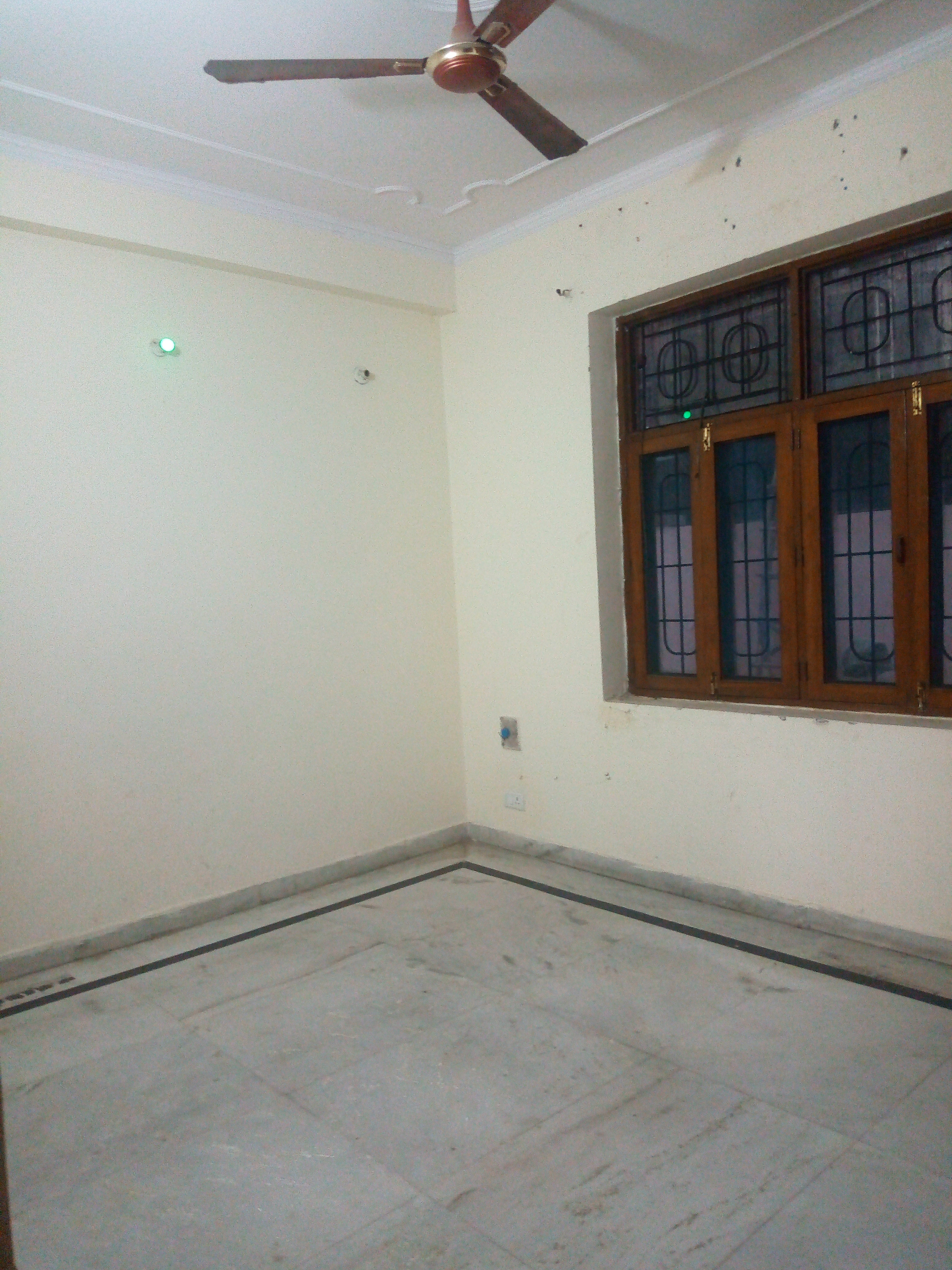 1 BHK + Extra Room Builder Floor For Sale in Pi Greater Noida