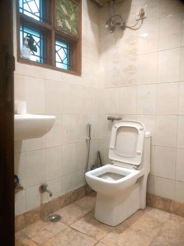 Washroom in 3 BHK Builder Floor at Old Rajinder Nagar – for Rent