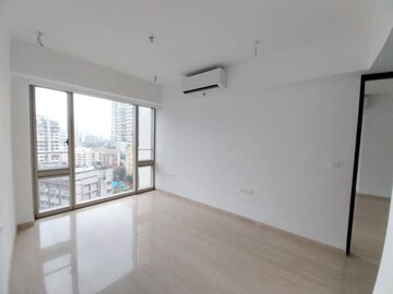 Room in 3 BHK Apartment at Worli – for Sale