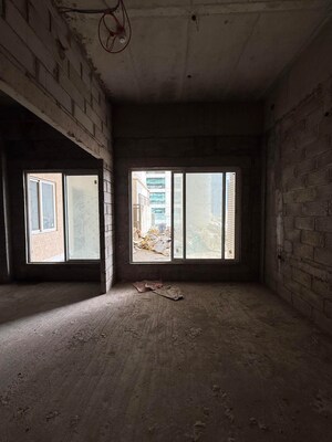 Room in 3 BHK Apartment at Indiabulls Sky Forest, Lower Parel – for Sale