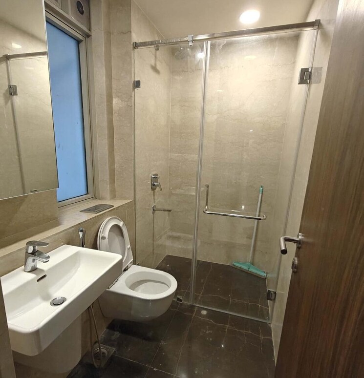 Bathroom, lodha-world-view 3 Bedroom 1953 Sq.Ft. Apartment In Worli Mumbai 9465159