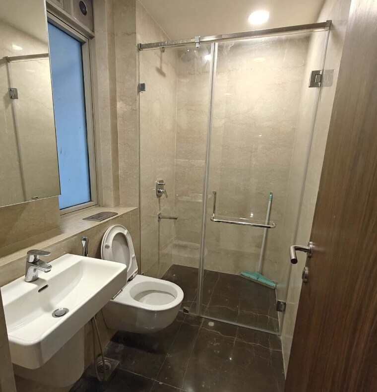 Bathroom, lodha-world-view 3 Bedroom 1953 Sq.Ft. Apartment In Worli Mumbai 9465159