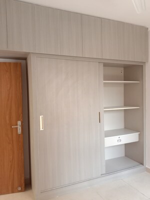 Room in 2 BHK Apartment at Signature Global Prime, Sector 63a – for Rent