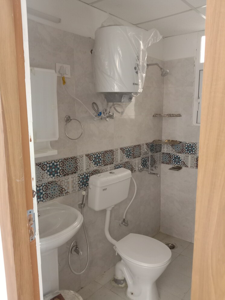 Bathroom, signature-global-prime 2 Bedroom 834 Sq.Ft. Apartment In Sector 63a Gurgaon 9465176