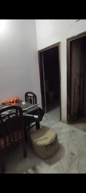 Living Room in 2 BHK Builder Floor at Sector 21 – for Rent