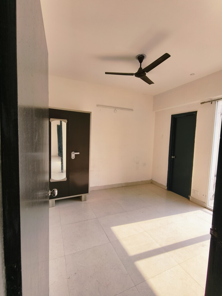 Room, signature-the-serenas 2 Bedroom 614 Sq.Ft. Apartment In Sohna Sector 36 Gurgaon 9465216