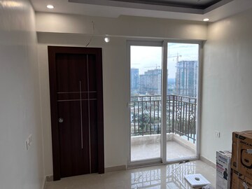 Room in 3 BHK Apartment at Signature Global Golf Greens, Sector 79 – for Rent