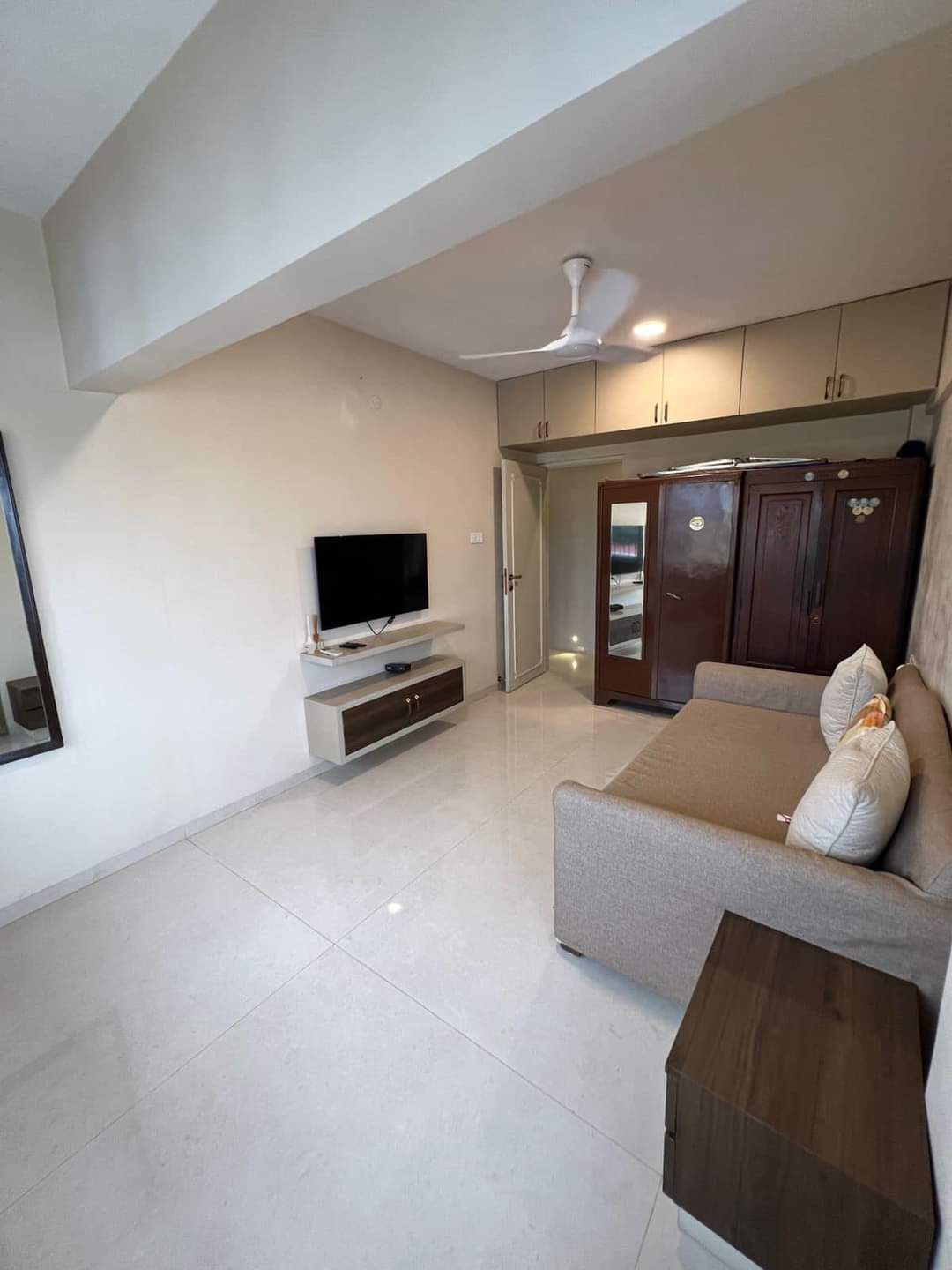 1 BHK Apartment For Rent in Bombay Taximens CHS